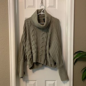 Moon and Madison bulky crop sweater size M